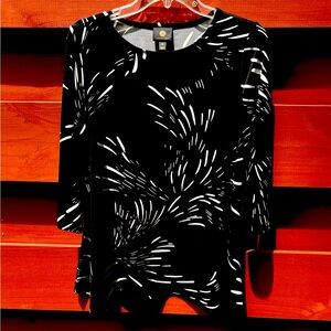 JM Collection Black & White Tunic, Size MP